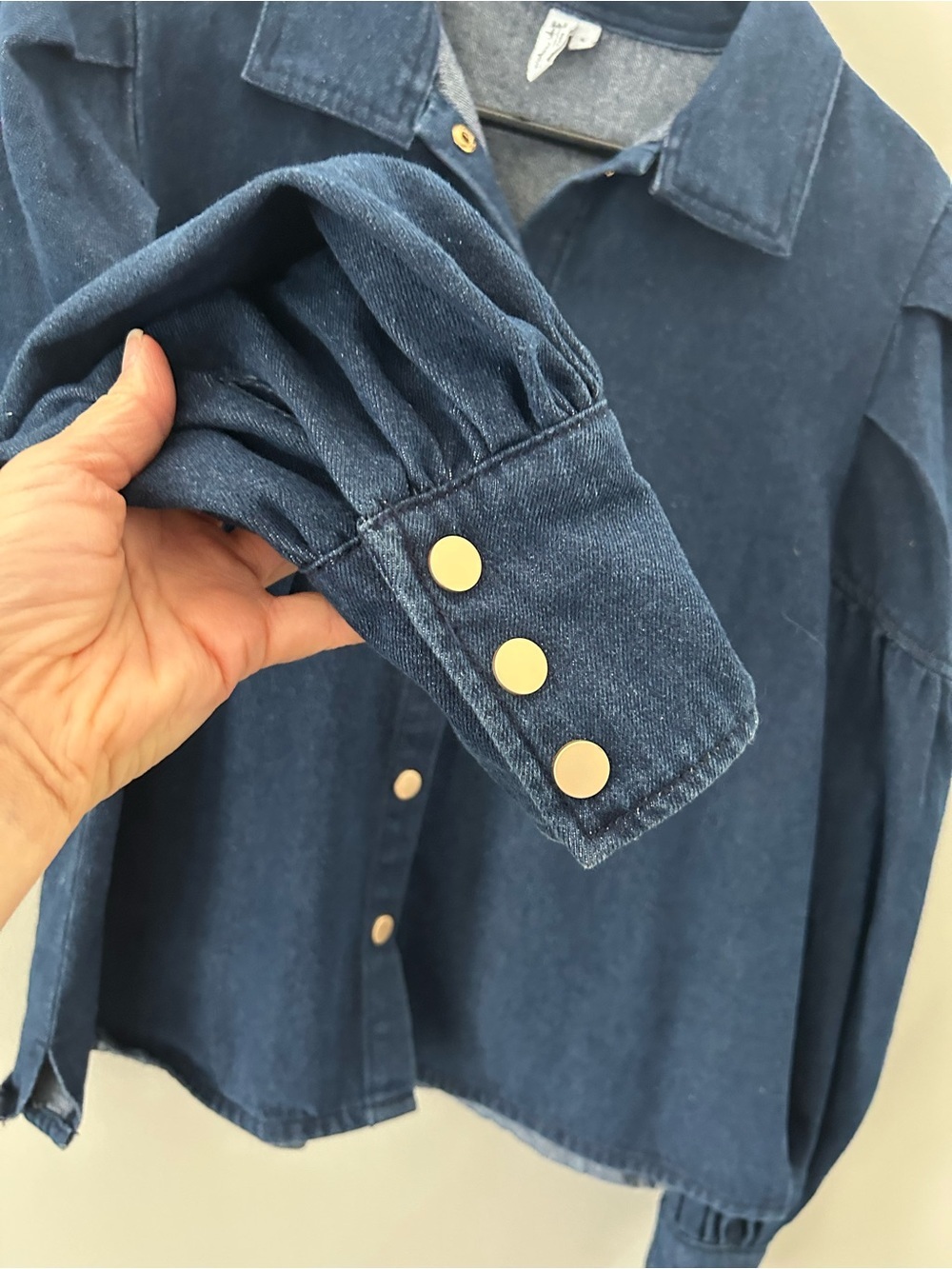 Modern Identity Denim Snap Front Puff Statement Sleeve Dark Wash Button Down Top - Picture 4 of 5